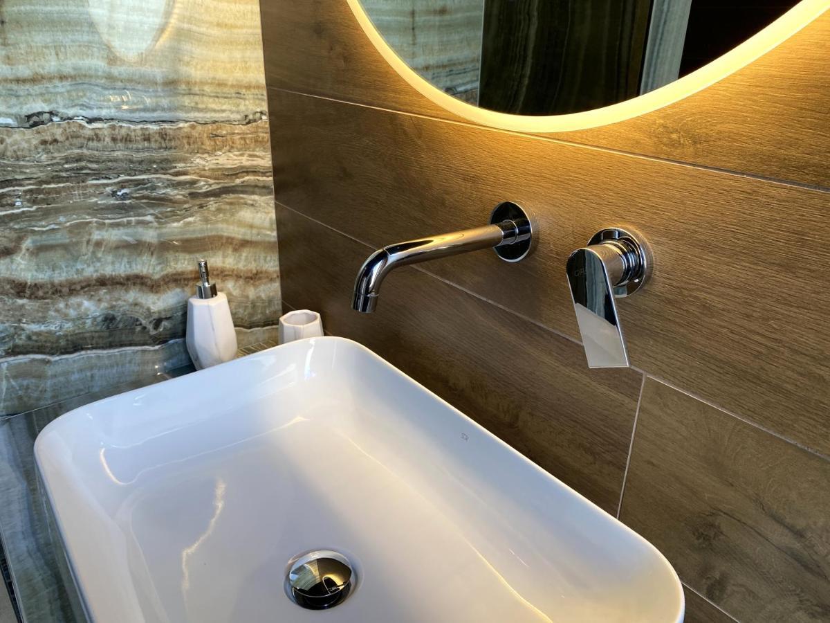 Business Home Via Isonzo B&B 福查 外观 照片